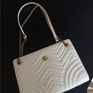 Gucci Marmont Medium Shoulder Bag